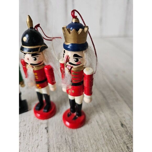 Vintage nutcracker ornament soldier set red green - Picture 2 of 11